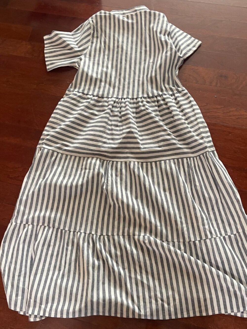 Lungo L’Arno Gray White Striped Tiered Midi Dress Size L Made in Italy - Picture 7 of 8